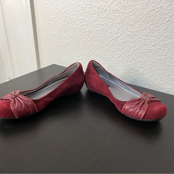 ECCO 028213 Red Suede Slip On Ballet Flats Shoes Euro 37 Women's 6.5 Bow - Picture 4 of 7